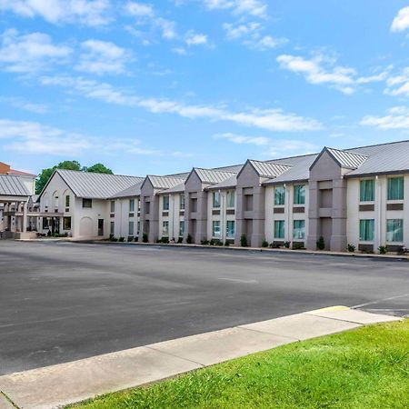 Comfort Inn Petersburg Near Fort Gregg-Adams Extérieur photo