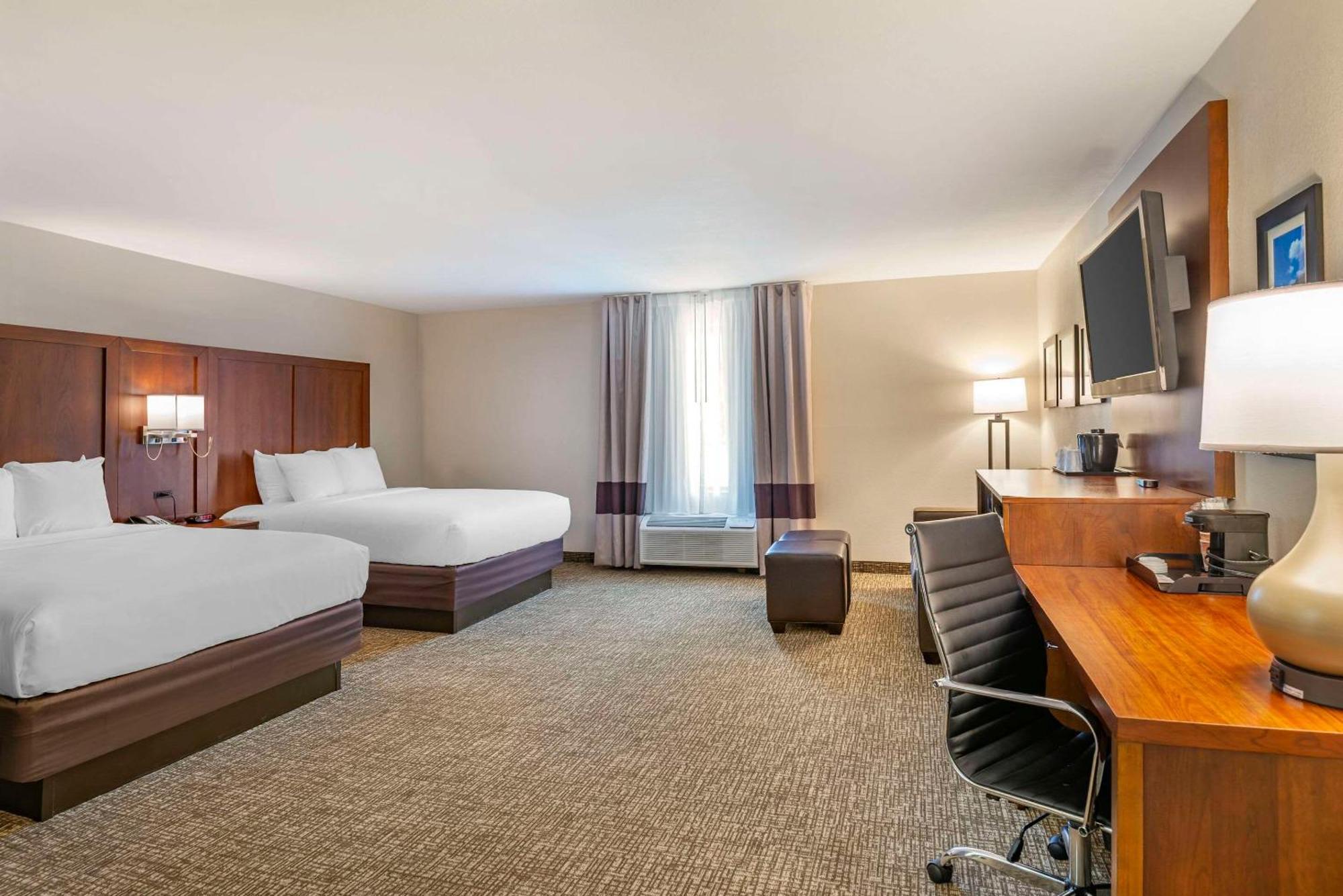 Comfort Inn Petersburg Near Fort Gregg-Adams Extérieur photo