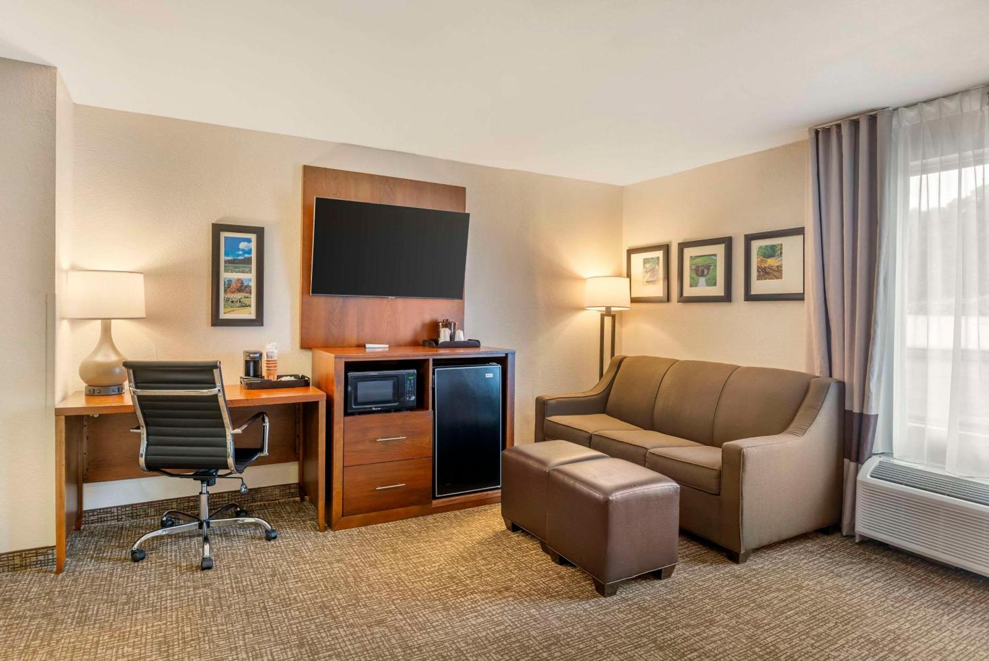 Comfort Inn Petersburg Near Fort Gregg-Adams Extérieur photo