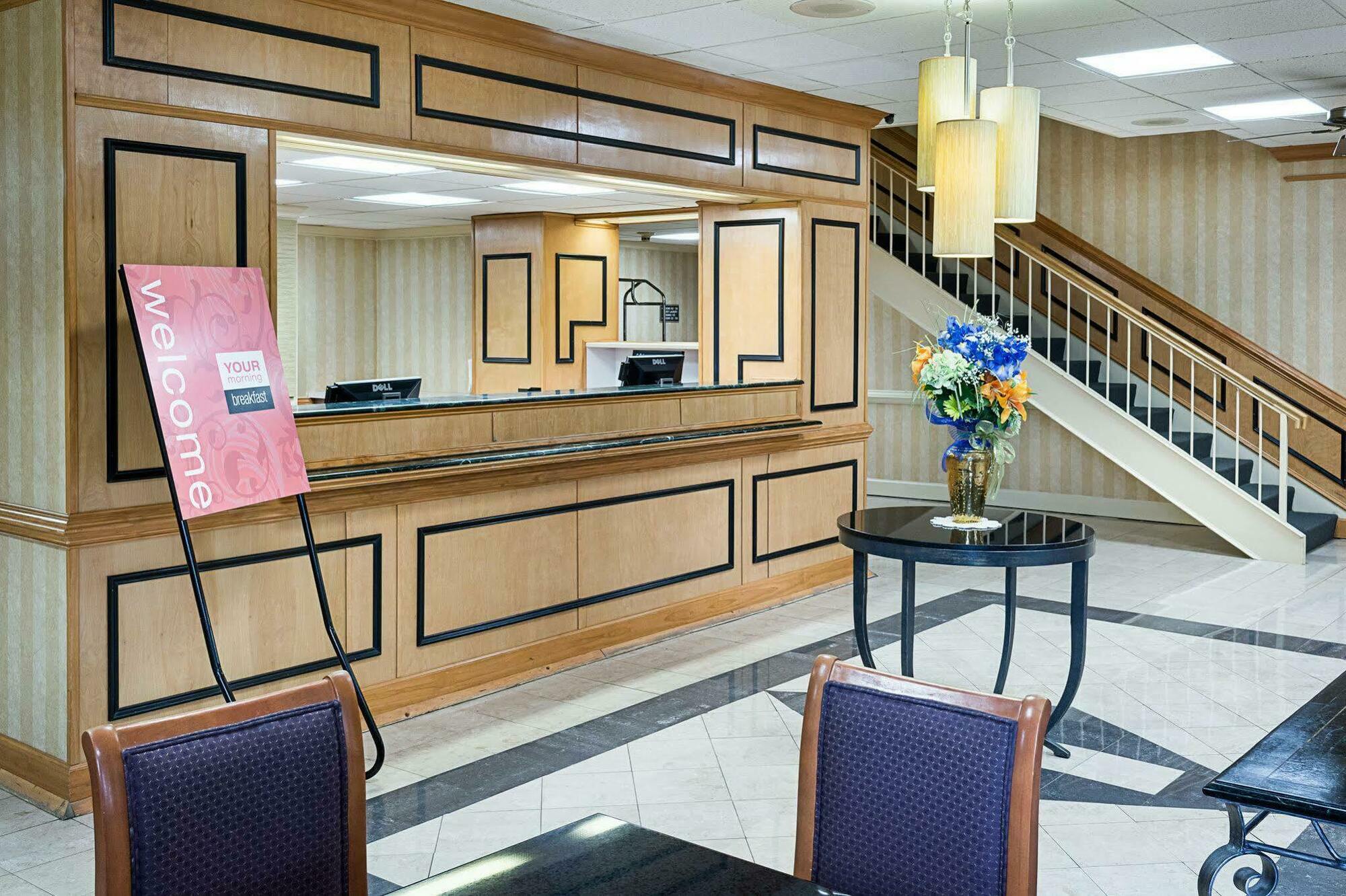Comfort Inn Petersburg Near Fort Gregg-Adams Extérieur photo