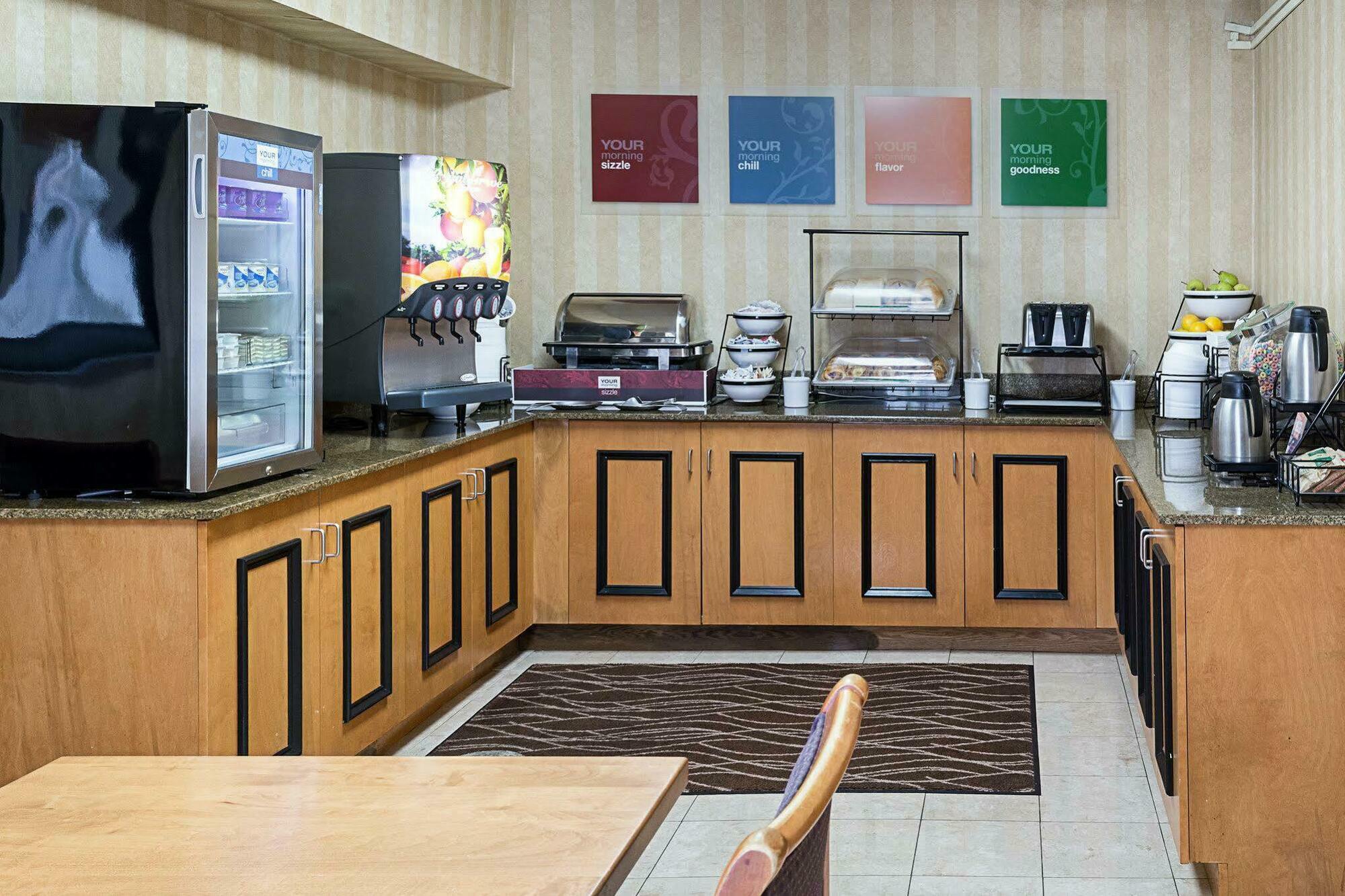 Comfort Inn Petersburg Near Fort Gregg-Adams Extérieur photo
