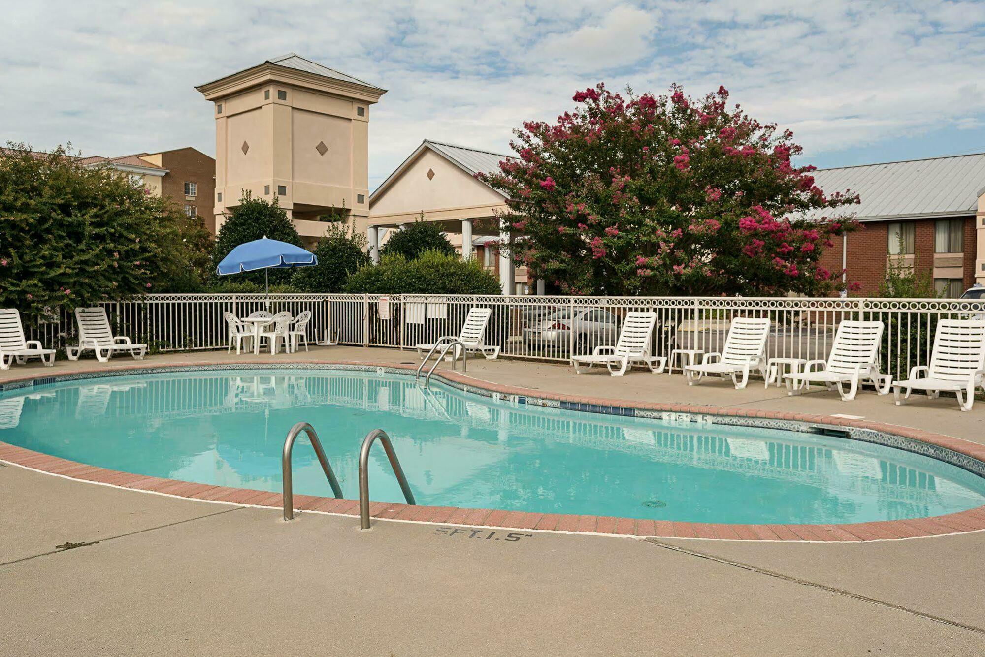 Comfort Inn Petersburg Near Fort Gregg-Adams Extérieur photo